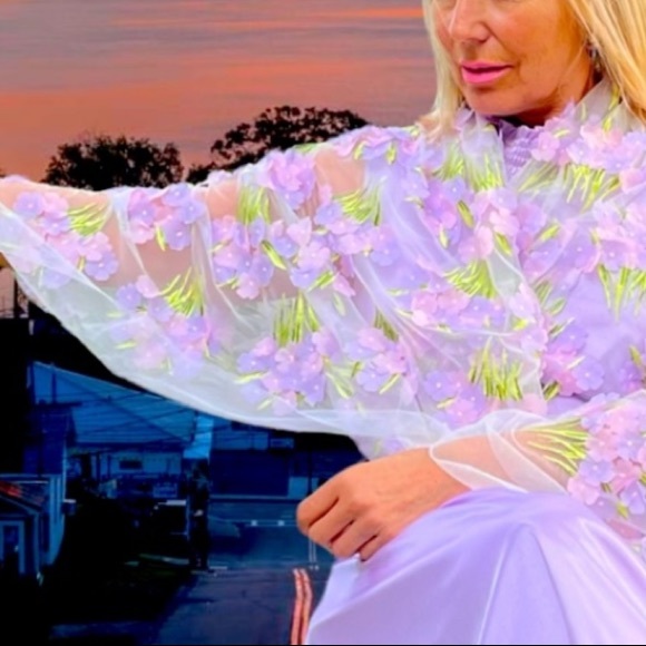 Lavender Shawl Custom Sheer 3D Floral Design Green Leaves - Picture 4 of 4